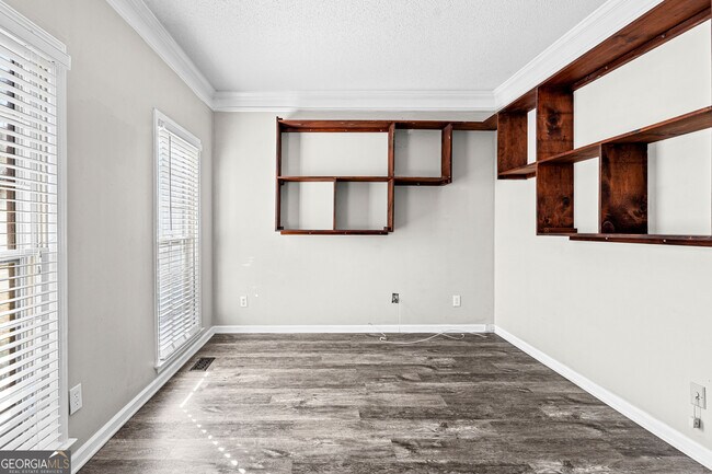 Photo - 255 Woodstream Dr