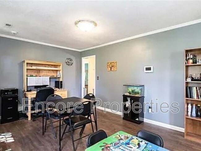 Photo - 2141 Stonehaven Rd