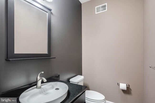 Photo - 2631 Catharine St