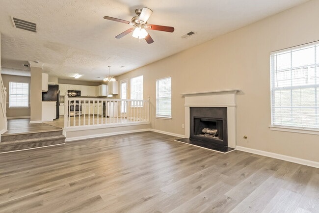 Photo - 1110 Ivey Ln
