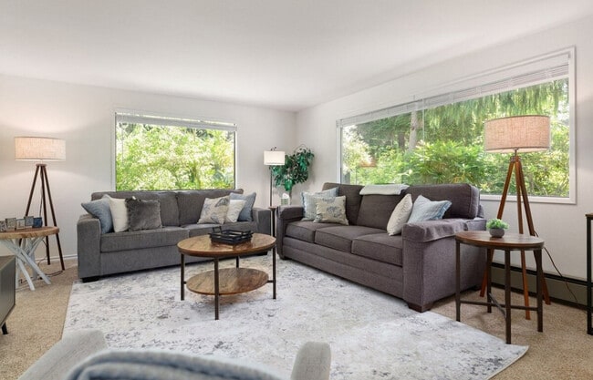 Building Photo - 804 N Main St