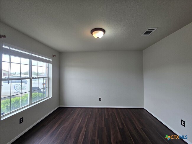 Photo - 4407 Paintbrush Dr