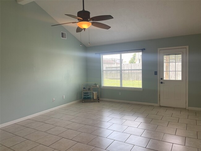 Photo - 9110 Dolphin Cir