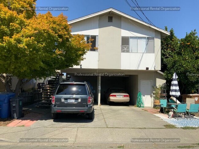 Coming Soon: Charming 2-Bed Duplex with Pa... - Coming Soon: Charming 2-Bed Duplex with Pa... House
