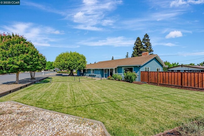 Building Photo - 5891 Caulfield Dr Rental
