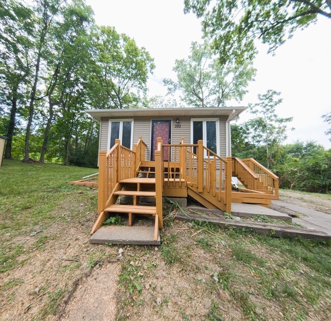 Building Photo - Updated 3 Bedroom 2.5 Bathrooms Rental