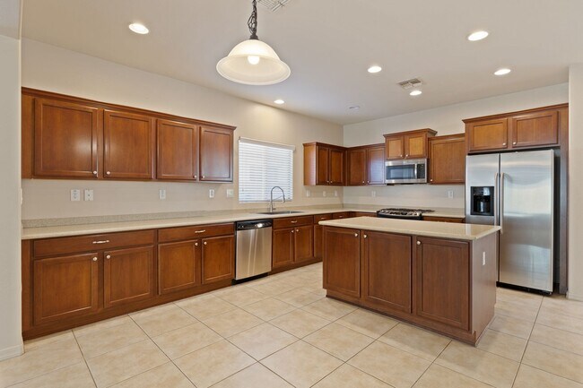 Building Photo - Gorgeous 4 Bedroom Home in Phoenix!