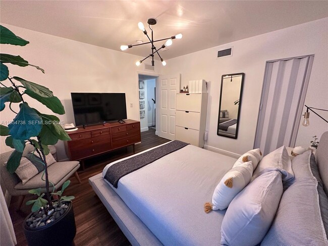 Photo - 540 NW 7th St Unit 14