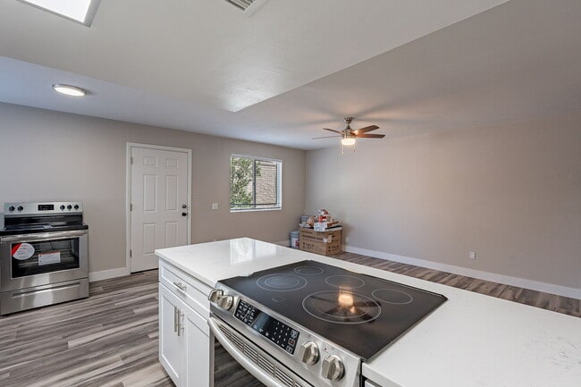 Photo - 4744 E Portland St