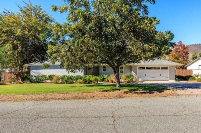 Building Photo - 1806 Wight Way Rental