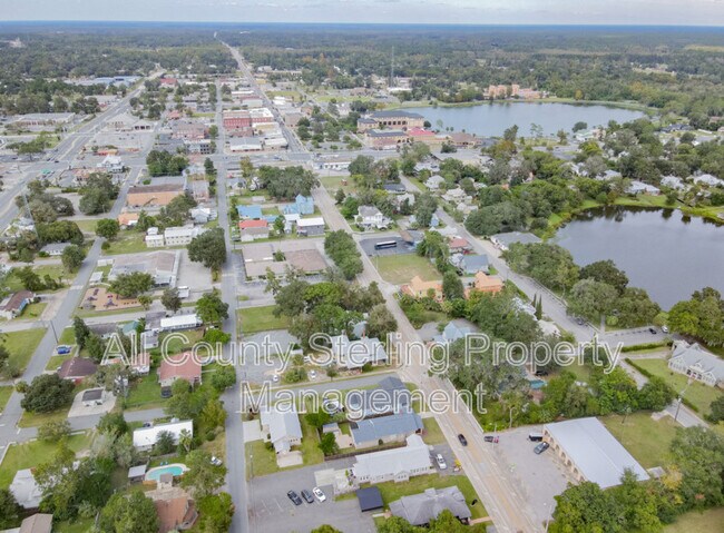 Photo - 348 S Marion Ave Unidad B