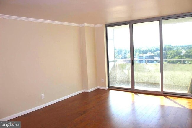 Building Photo - 5101 River Rd Unit 1815