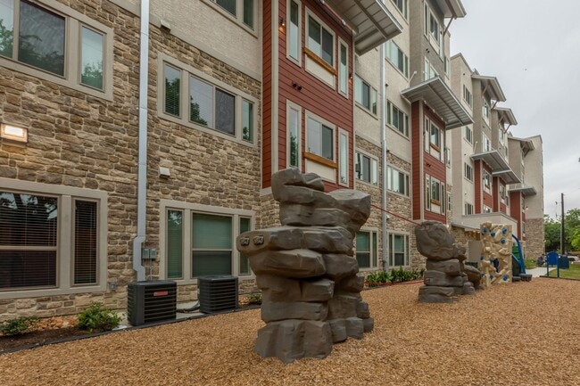 Photo - 1515 Roosevelt Ave Unit #1515