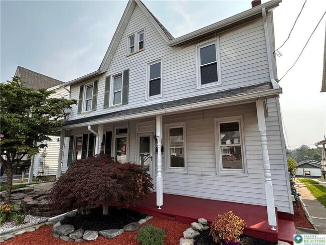 Photo - 1429 Dewey Ave