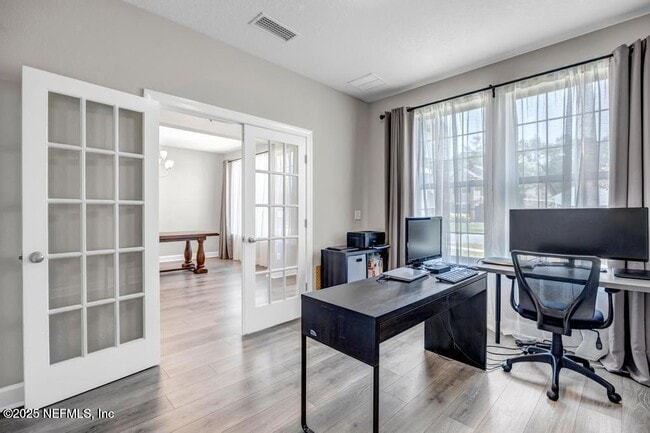 Photo - 23 Catesby Ln