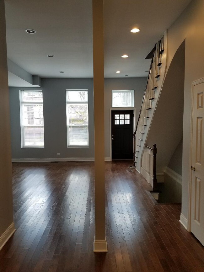 Photo - 1034 N Orleans St Townhome