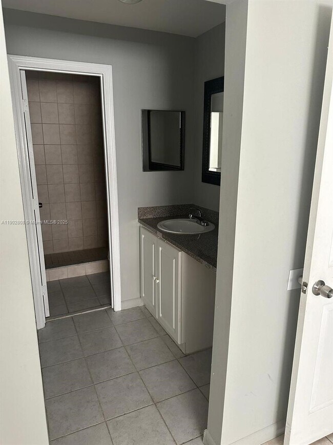 Photo - 2812 NW 55th Ave Unit 1D