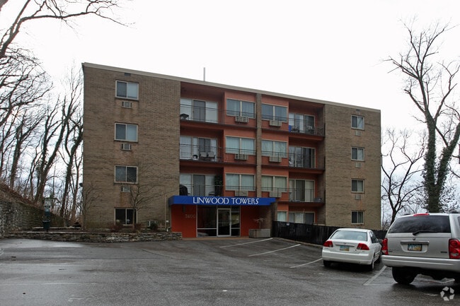 Photo - Linwood Towers