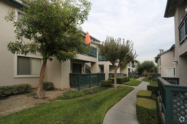 Summerhill Village Apartments
