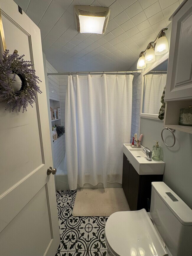 Photo - 34 Sunset Rd Unit 2