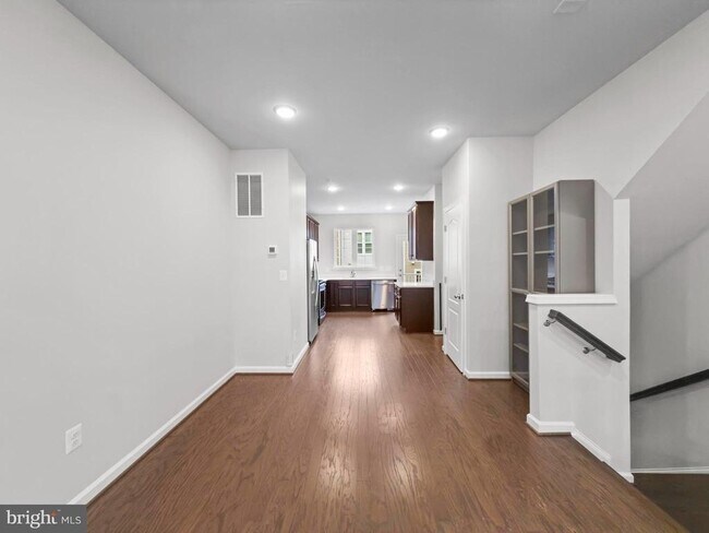 Photo - 2570 Debert Cir