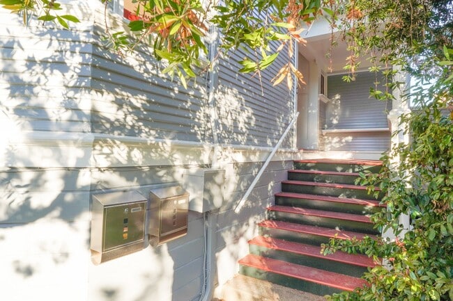 Photo - Light And Bright Studio In Prime Berkeley Neighborhood!