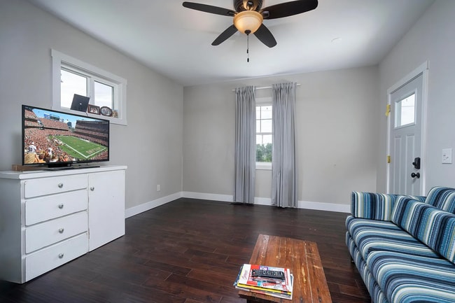 Photo - 113 W Paint St Unidad 1