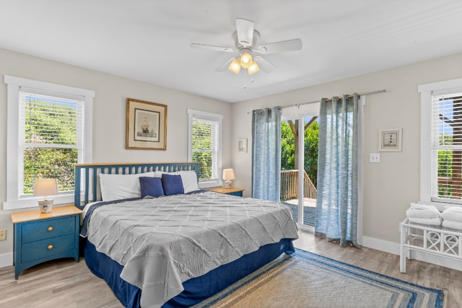 Photo - 5207 Emerald Dr