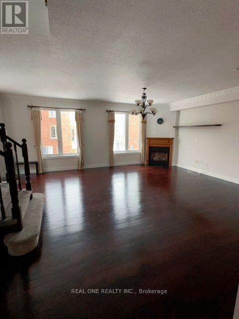 Photo - 169 Leitchcroft Crescent