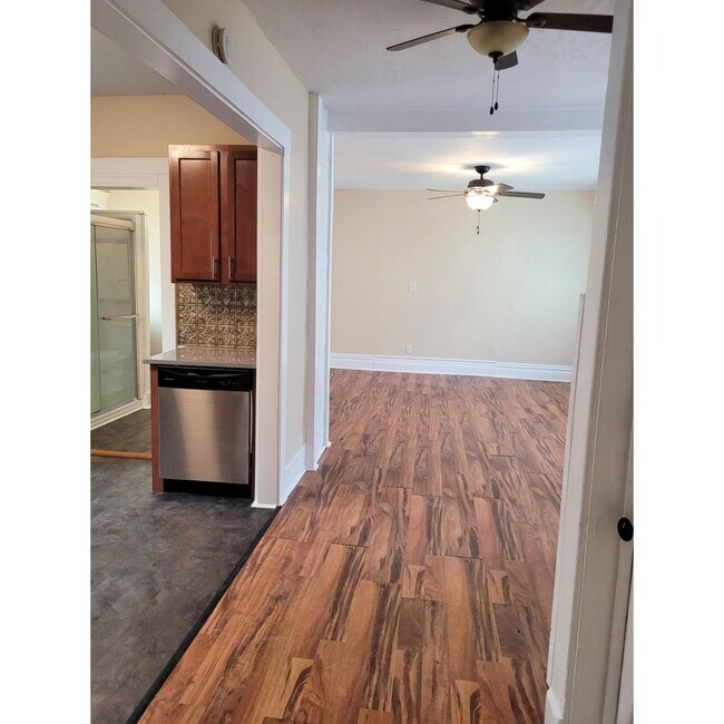 Photo - 223 E North St Apartment Unit 3
