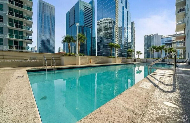 Building Photo - 1200 Brickell Bay Dr Unit 1610 Rental