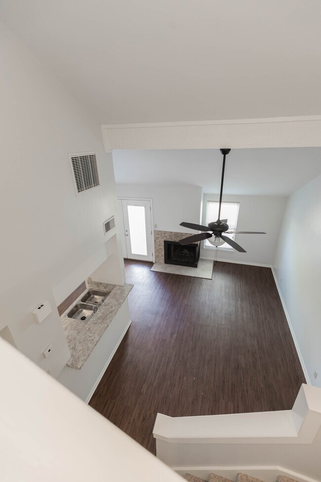 Photo - 105 Maplewood Dr