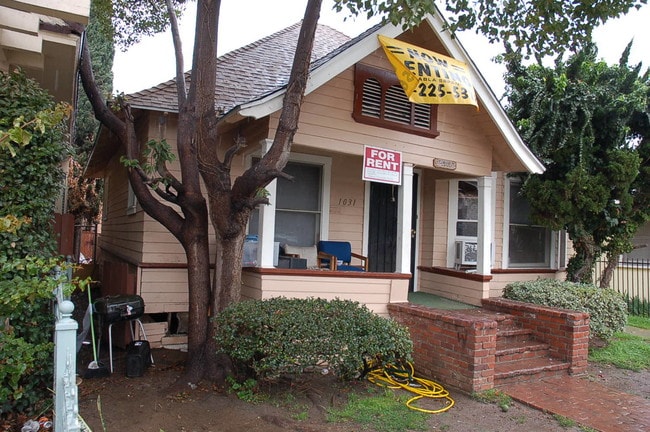 Photo - 1027-1031 Chestnut Ave