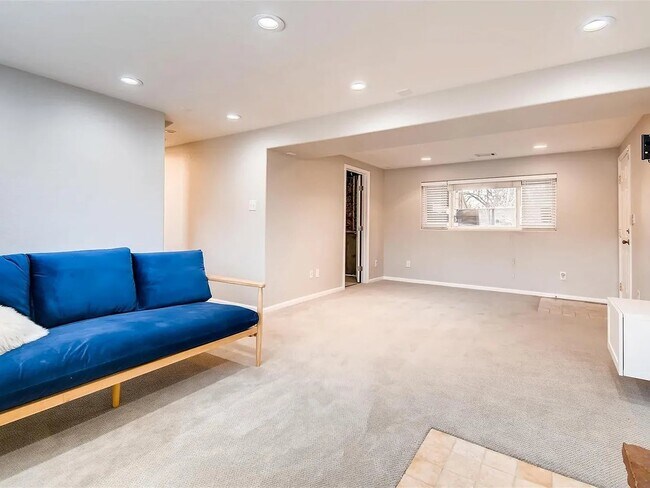 1403 Lefthand Dr Unit Garden Level