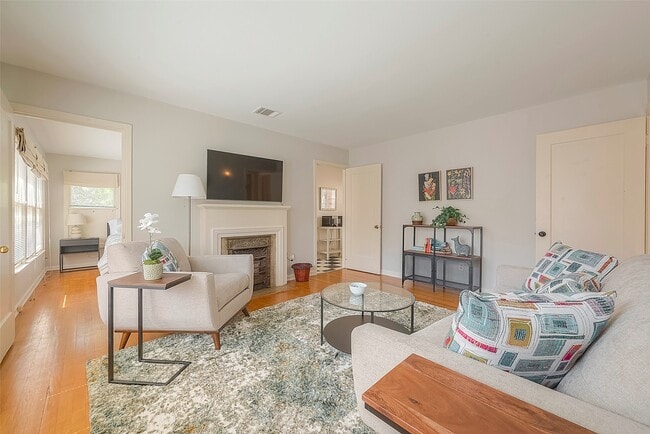 Photo - 1558 1/2 Castle Ct