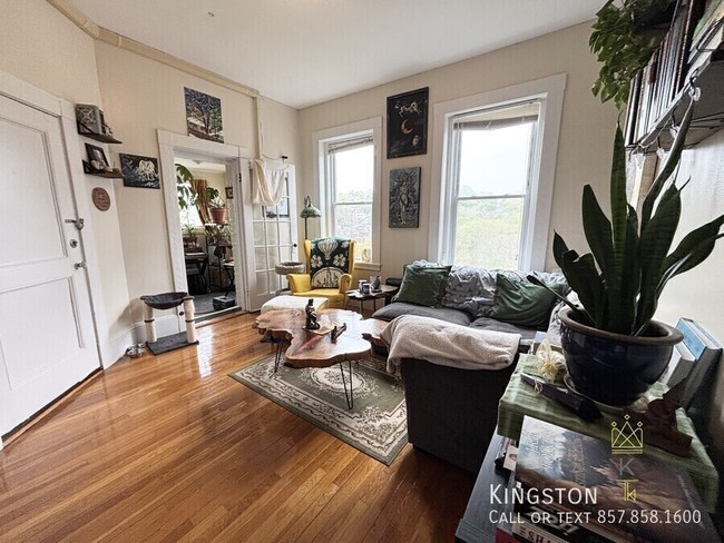 Building Photo - 1481 Beacon St Unit 55A