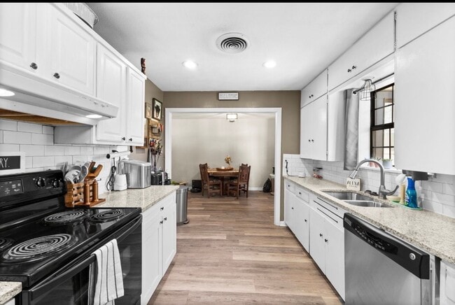 Photo - 917 Crockett Ct