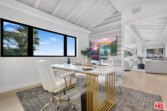 Photo - 2260 Maravilla Dr