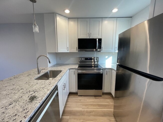 Photo - 8072 Wimbledon Dr