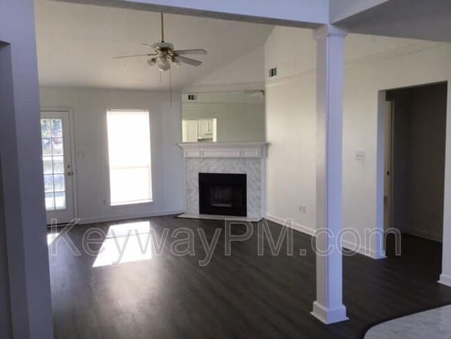 Photo - 119 Summerfield Cir