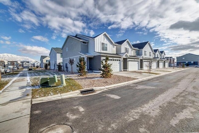 408 N Seachaser Lane