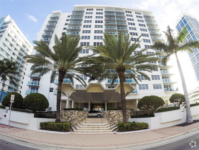 Building Photo - 6917 Collins Ave Unit 614 Rental