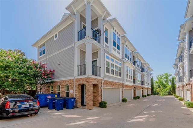 Building Photo - 2326 Stutz Dr Unit 116