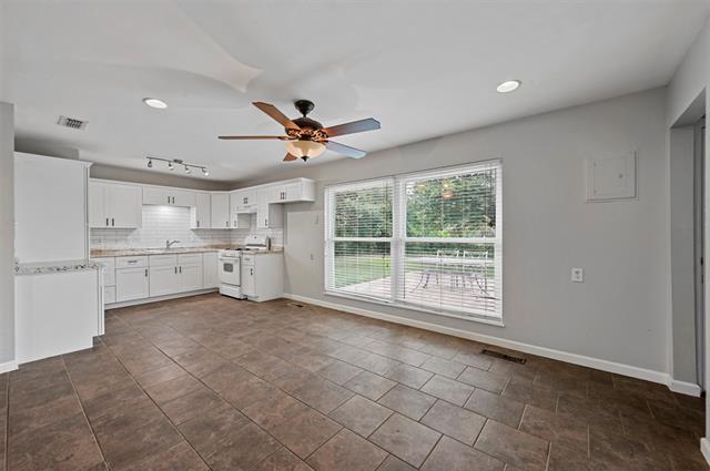 Photo - 6209 Shadydell Dr