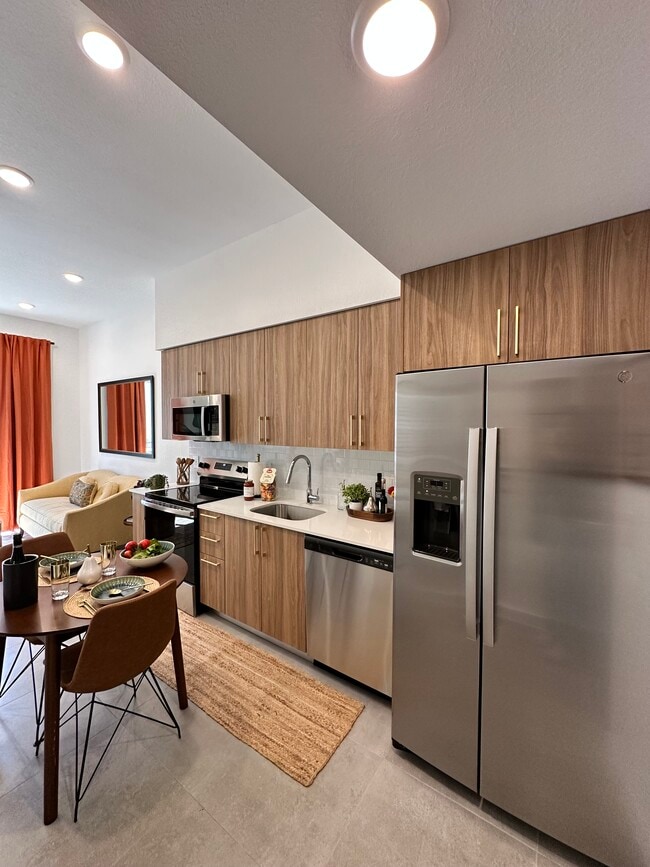 Building Photo - 1833 Madison St Unit A1