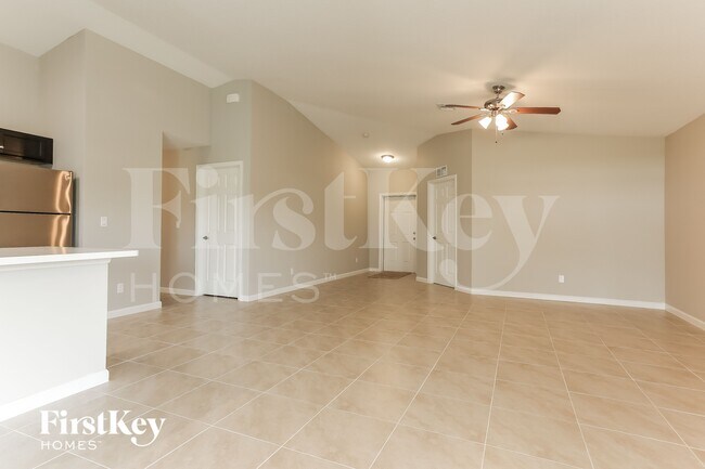 Photo - 729 SW Estate Ave