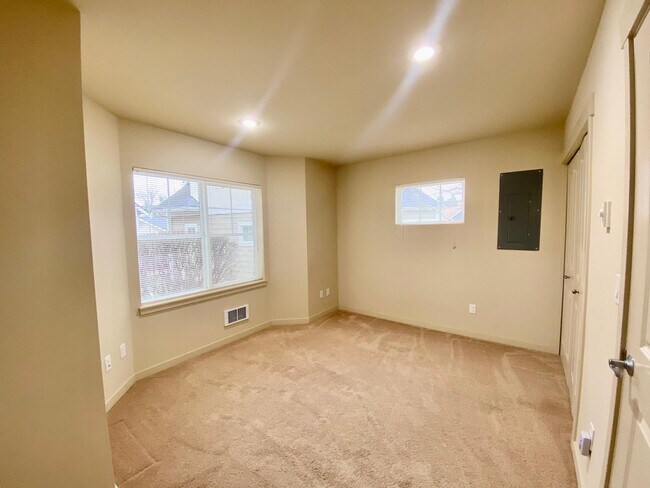 Photo - 16605 33rd Ave W House