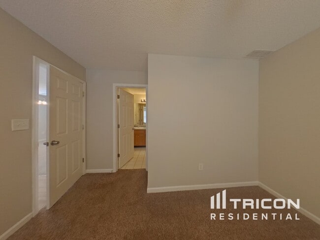 Photo - 104 Rampart St