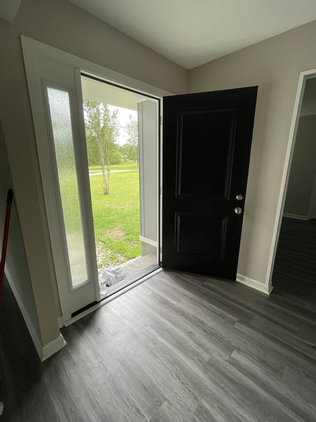 Photo - 121 Ellis Rd