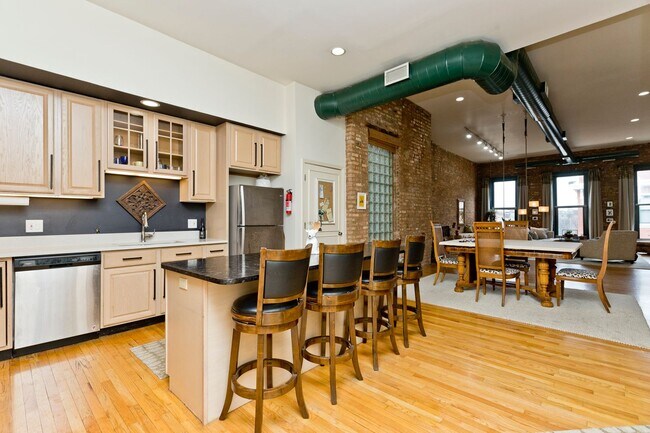 Photo - 1470 N Milwaukee Ave Unit 3